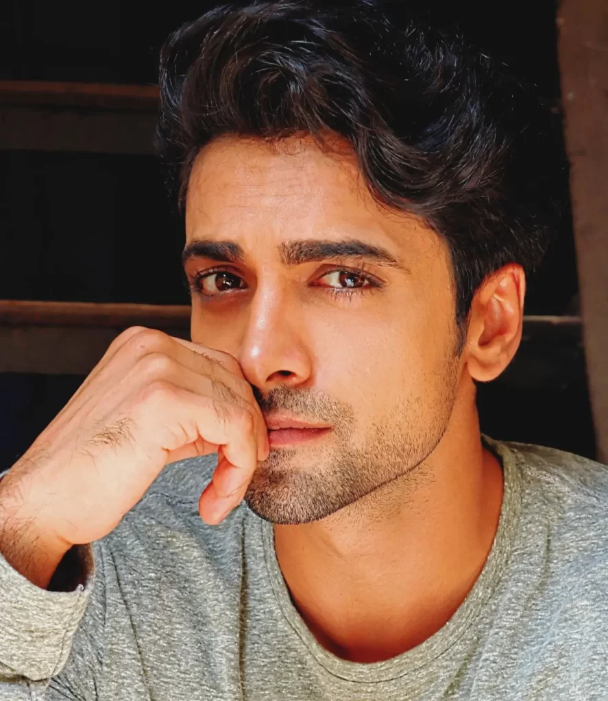 Aakash Ahuja biography
