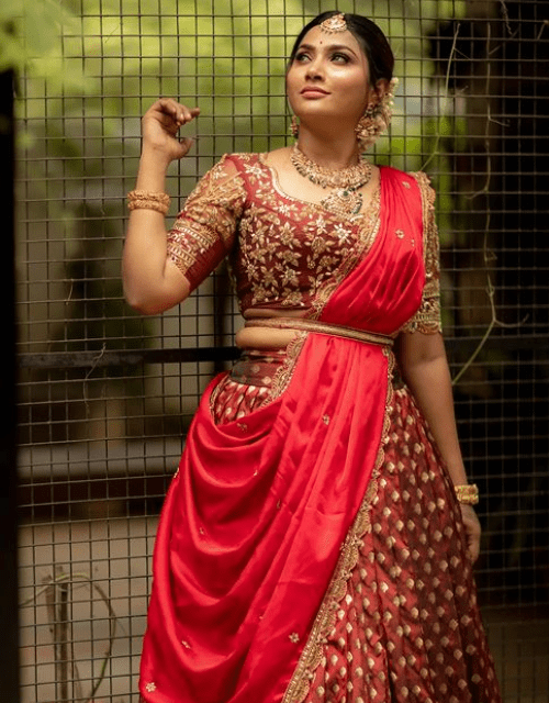 Myna Nandhini biography