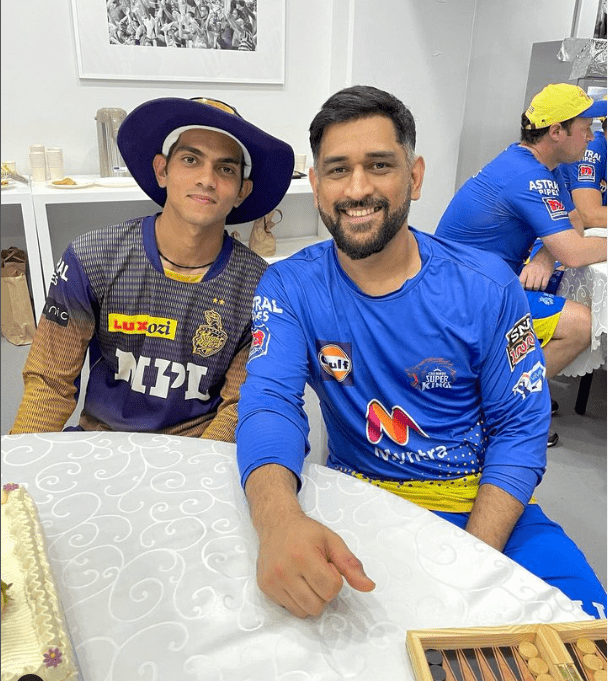 Kamlesh Nagarkoti with ms dhoni
