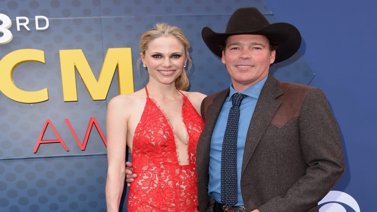 Clay Walker Biography, Age, Career, Net worth, Family And More