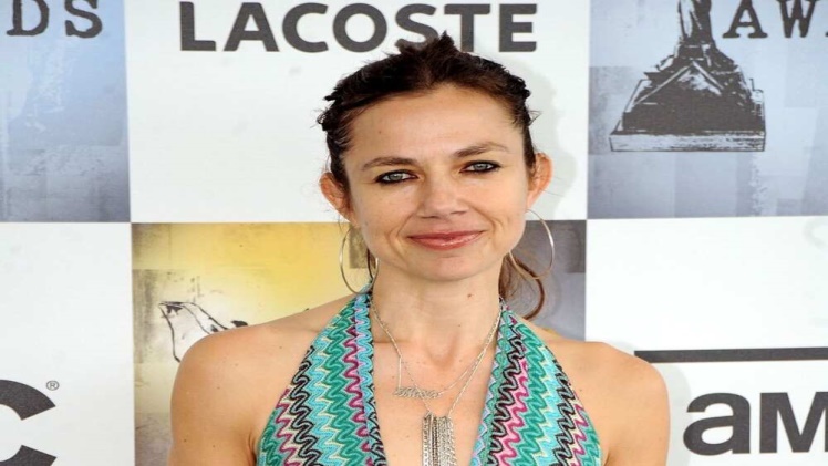 Justine Bateman Biography, Age, Career, Net worth, Family And More