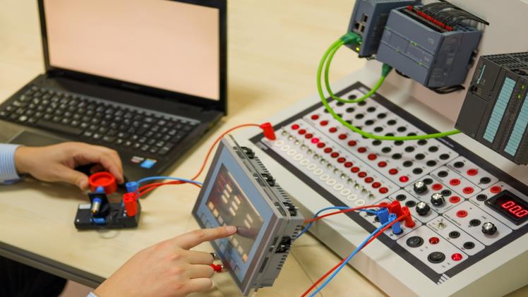 How Ladder Logic Programming Can Enhance Industrial Operations?