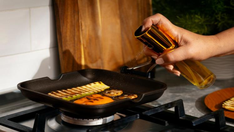 Beyond the Basics: 7 Innovative Ways to Use Cooking Oil Spray in Your Kitchen